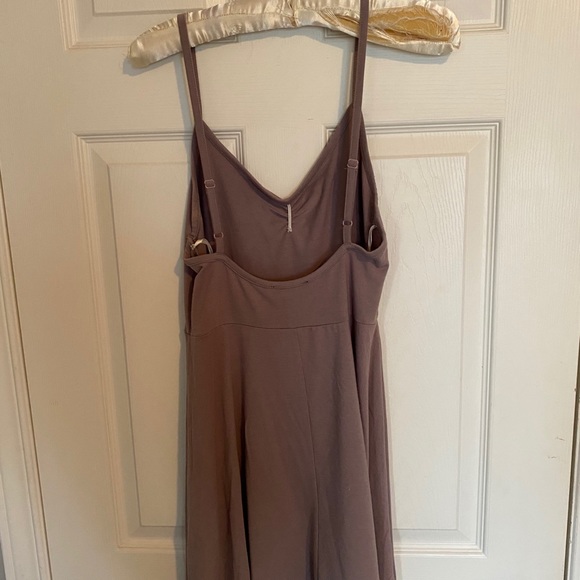 ✨2/$15✨ Size L Mauve F21 Swing Dress - Picture 2 of 3
